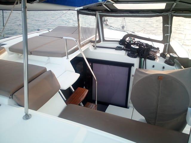 slider 5 Fountaine Pajot Helia 44